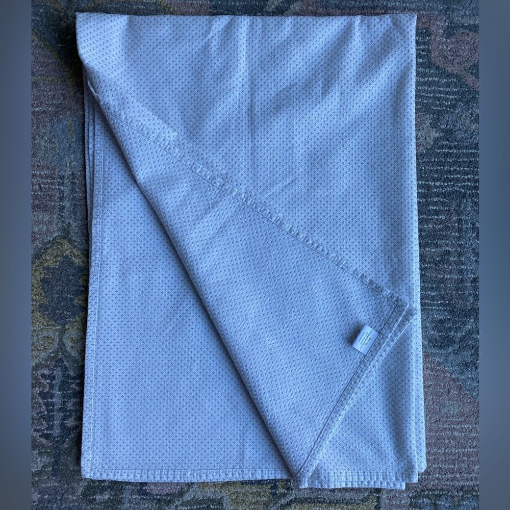 Threshold Table white and gold design Table Throw